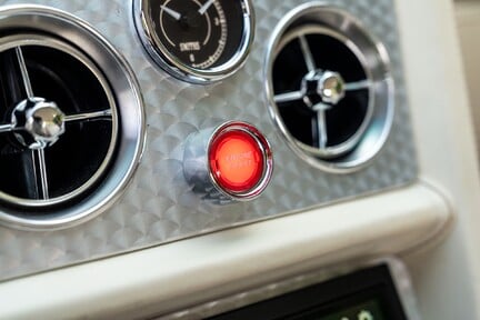 Jensen Interceptor V8 III 21