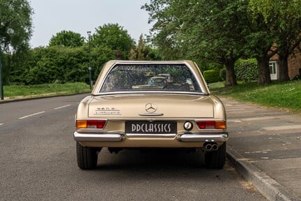 Mercedes-Benz SL Series 250 SL 6