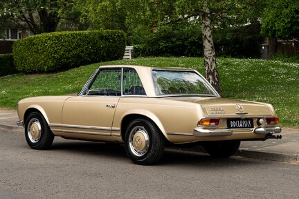 Mercedes-Benz SL Series 250 SL 4