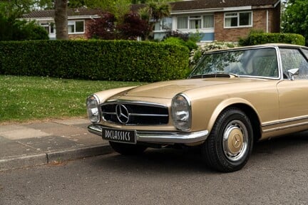 Mercedes-Benz SL Series 250 SL 7
