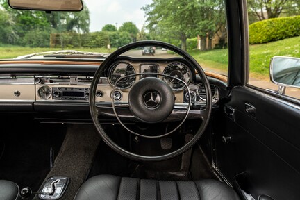 Mercedes-Benz SL Series 250 SL 14