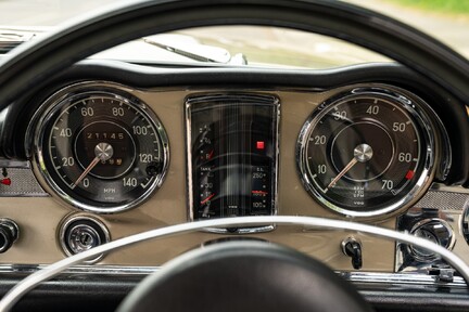 Mercedes-Benz SL Series 250 SL 15