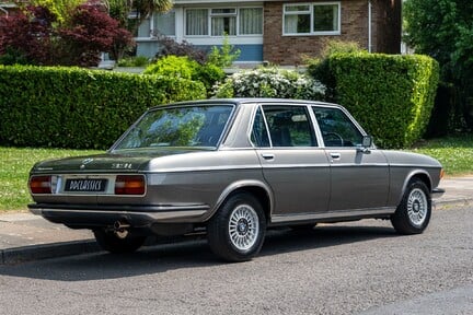 BMW E3 3.3L 3