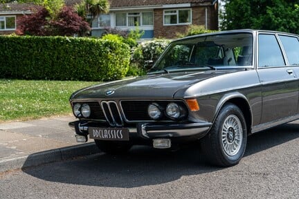 BMW E3 3.3L 8