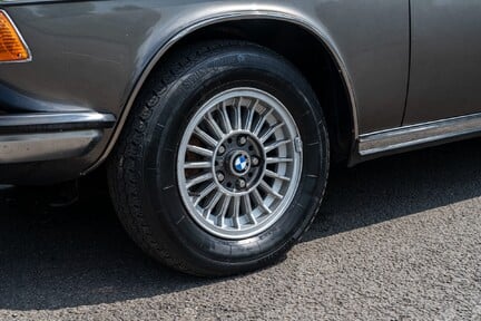 BMW E3 3.3L 10