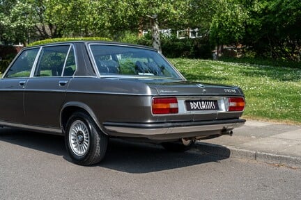 BMW E3 3.3L 13