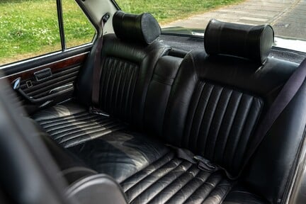 BMW E3 3.3L 26