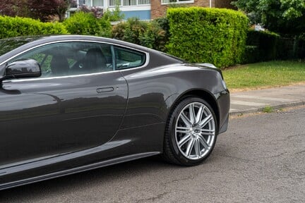 Aston Martin DBS V12 12