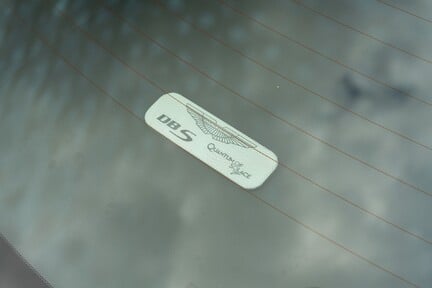 Aston Martin DBS V12 17