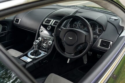 Aston Martin DBS V12 18