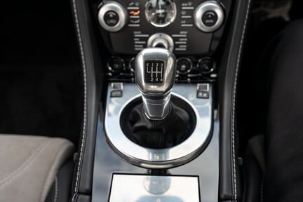 Aston Martin DBS V12 23