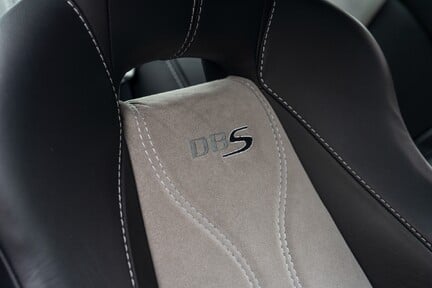 Aston Martin DBS V12 26