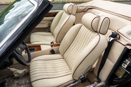 Aston Martin Vantage Volante 27