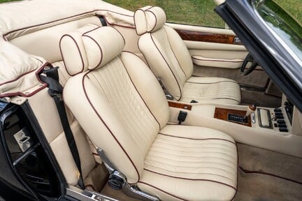 Aston Martin Vantage Volante 28