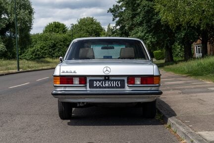 Mercedes-Benz E Class 280 E 6