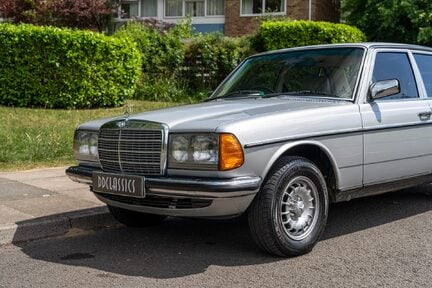 Mercedes-Benz E Class 280 E 8