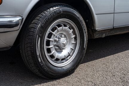 Mercedes-Benz E Class 280 E 9