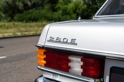 Mercedes-Benz E Class 280 E 13
