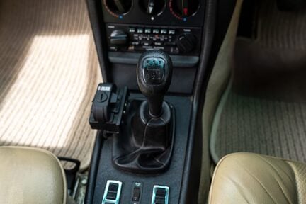 Mercedes-Benz E Class 280 E 17
