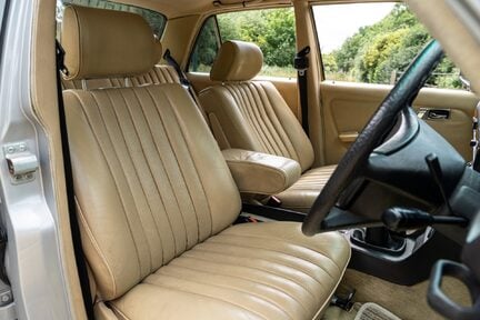 Mercedes-Benz E Class 280 E 21