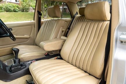 Mercedes-Benz E Class 280 E 22
