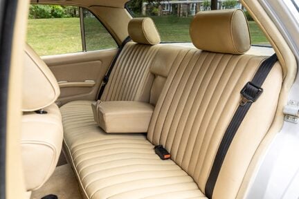 Mercedes-Benz E Class 280 E 23