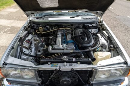 Mercedes-Benz E Class 280 E 25