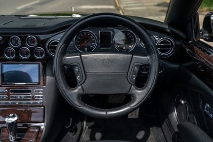 Bentley Azure T 17