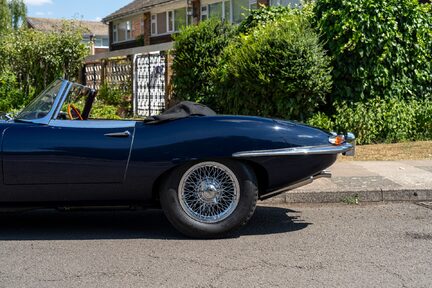 Jaguar E-Type 3.8 Roadster 10