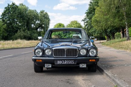 Daimler Double Six 5