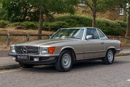 Mercedes-Benz SL Series 380 SL 1