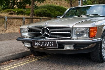 Mercedes-Benz SL Series 380 SL 7
