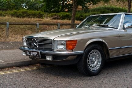 Mercedes-Benz SL Series 380 SL 8