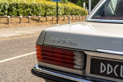 Mercedes-Benz SL Series 380 SL 13