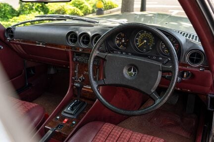 Mercedes-Benz SL Series 380 SL 14