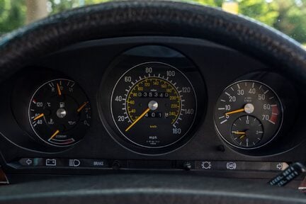 Mercedes-Benz SL Series 380 SL 16