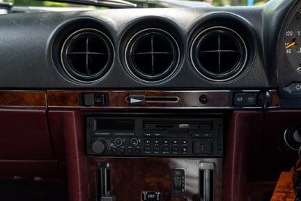 Mercedes-Benz SL Series 380 SL 17