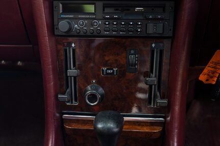 Mercedes-Benz SL Series 380 SL 18