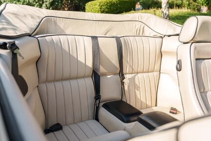 Aston Martin Virage 24
