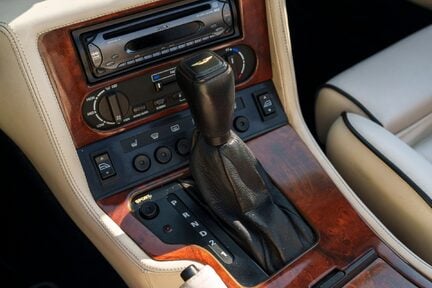 Aston Martin Virage 20