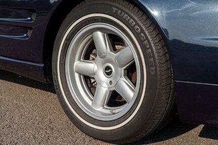 Aston Martin Virage 11