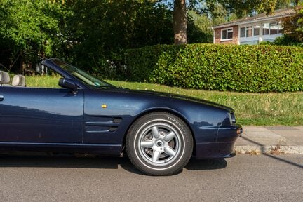 Aston Martin Virage 12