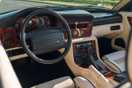Aston Martin Virage 15