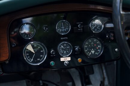 Invicta S1 24