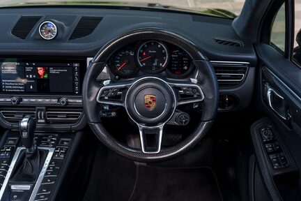 Porsche Macan Turbo PDK 15
