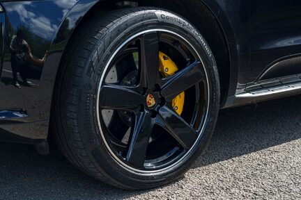 Porsche Macan Turbo PDK 10