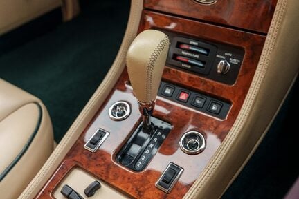 Bentley Brooklands Saloon 21
