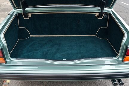 Bentley Brooklands Saloon 27