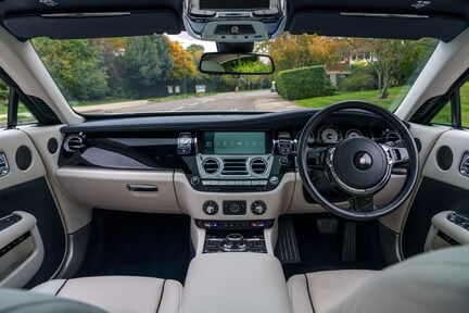 Rolls-Royce Wraith V12 13