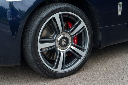 Rolls-Royce Wraith V12 10